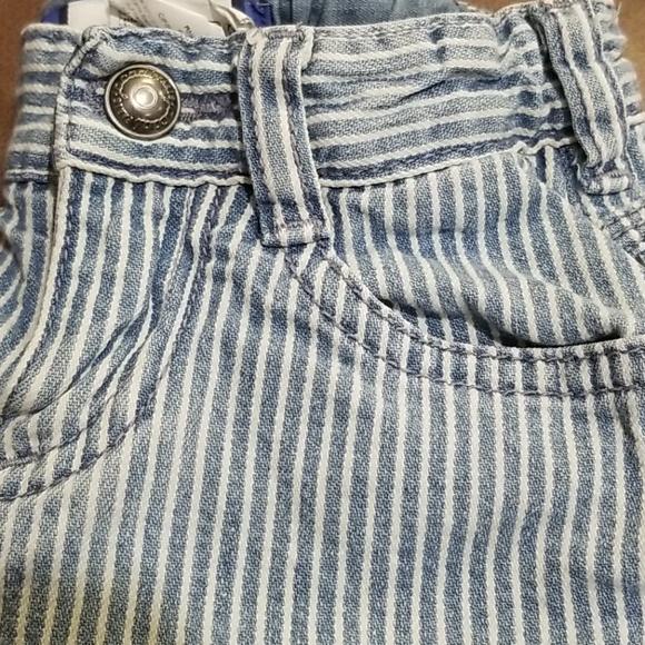 Jacadi Paris 2T Nautical Striped Shorts - Picture 7 of 7